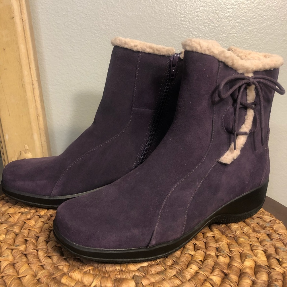 NWOT - Clarks, PURPLE - Fur Lined Leather Boots.